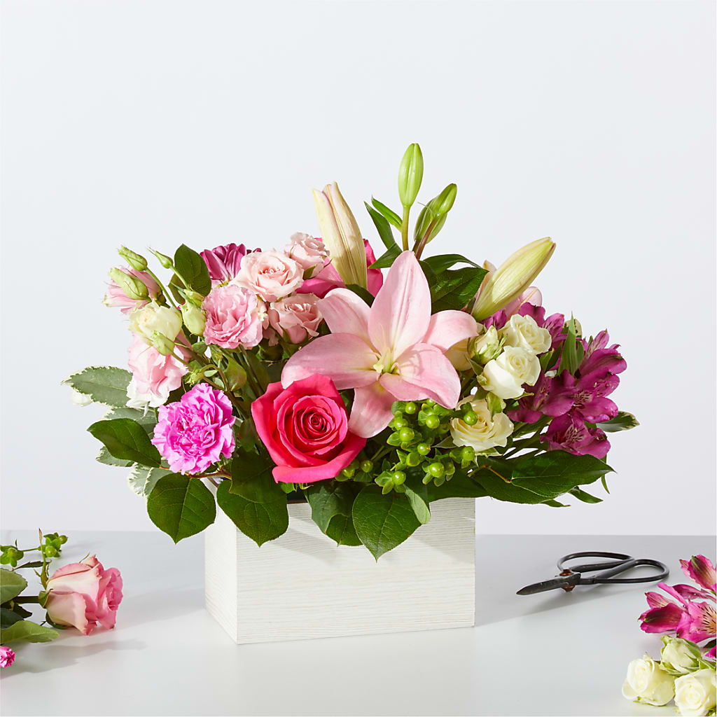 Sweetberry Box – A Florist Original – CONNY'S FLOWER SHOP INC, Ashland MA